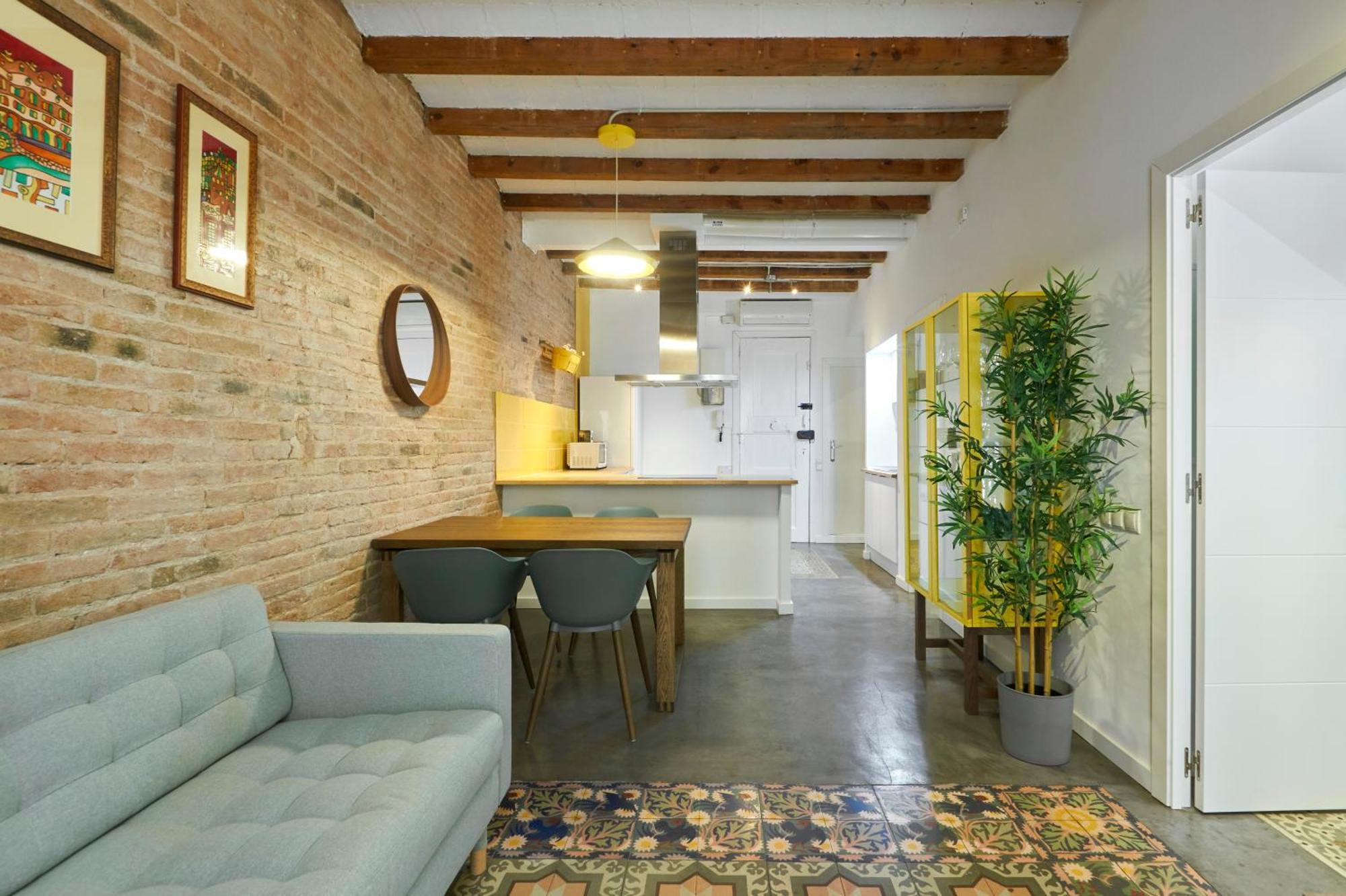 64 Apartment In A Typical Barcelona'S Old Building Zewnętrze zdjęcie