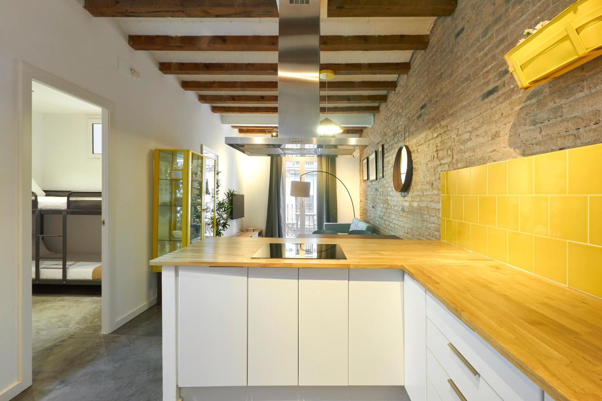 64 Apartment In A Typical Barcelona'S Old Building Zewnętrze zdjęcie