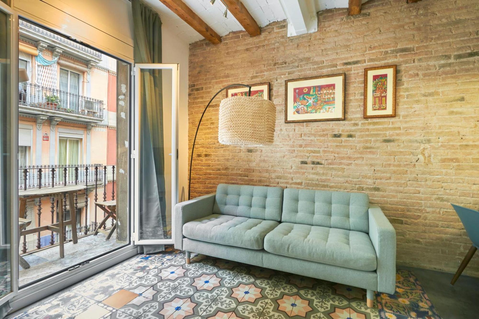 64 Apartment In A Typical Barcelona'S Old Building Zewnętrze zdjęcie