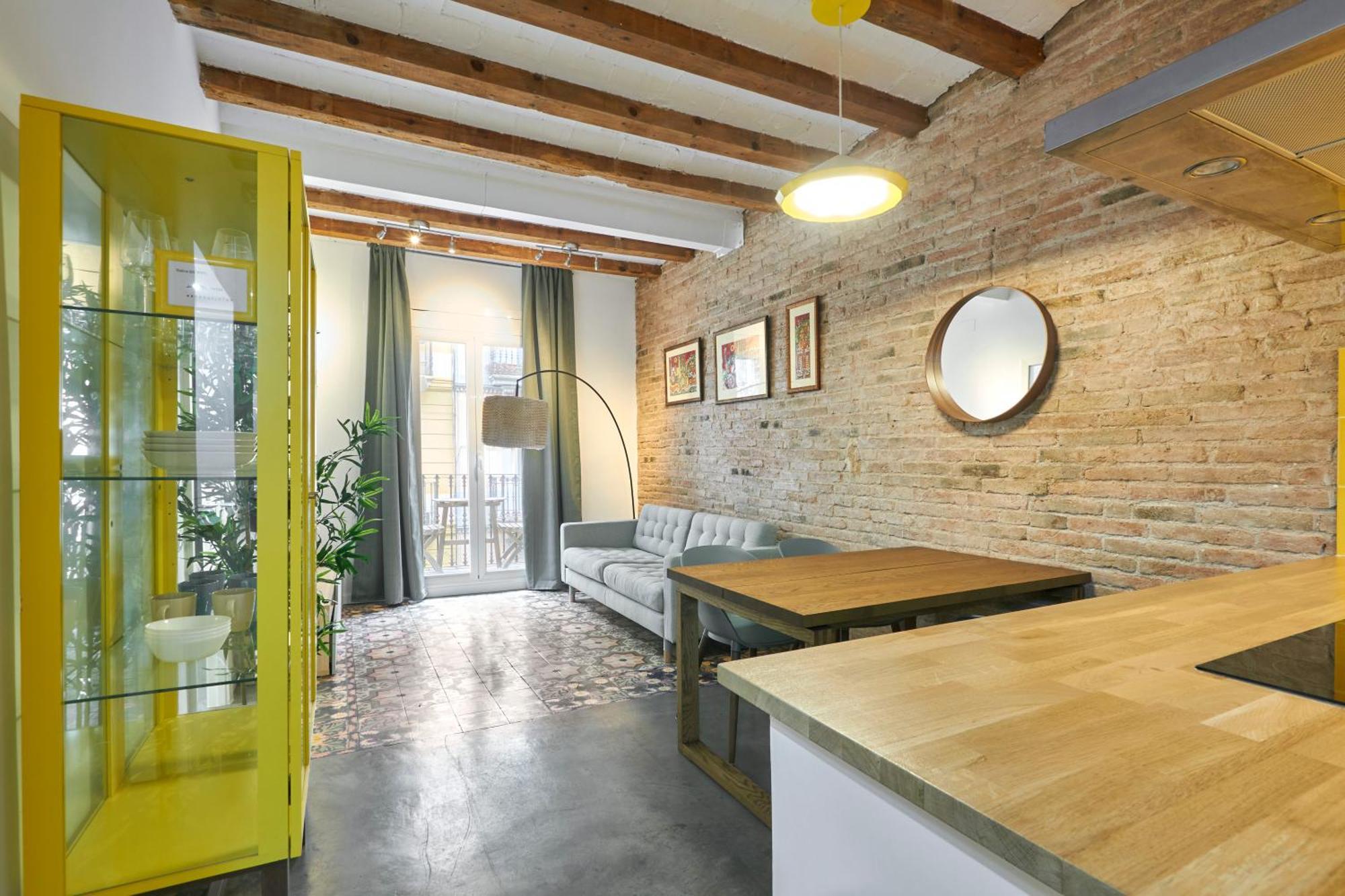 64 Apartment In A Typical Barcelona'S Old Building Zewnętrze zdjęcie