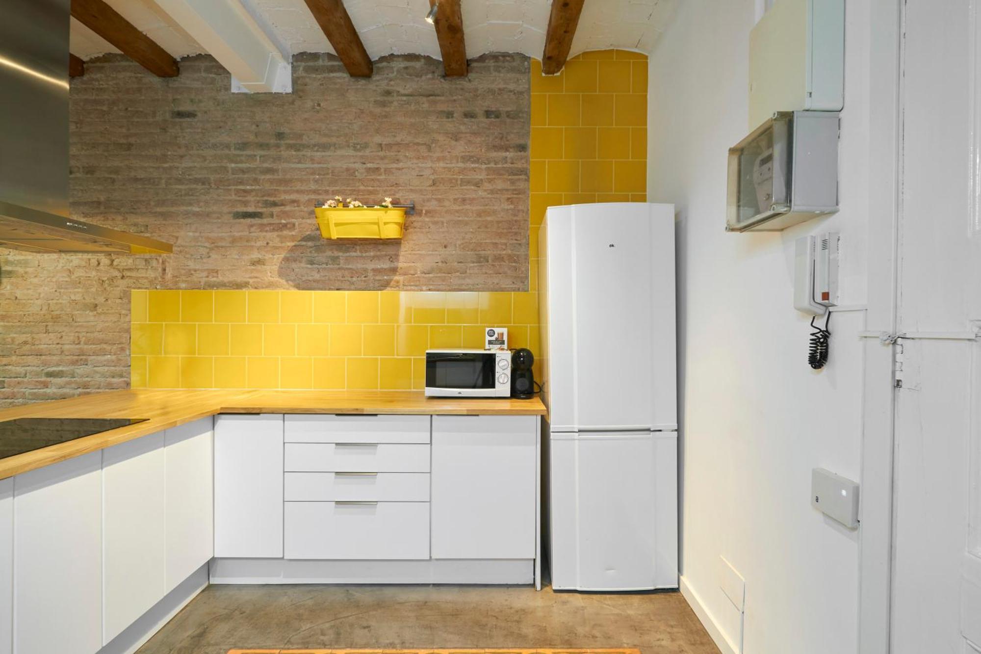 64 Apartment In A Typical Barcelona'S Old Building Zewnętrze zdjęcie