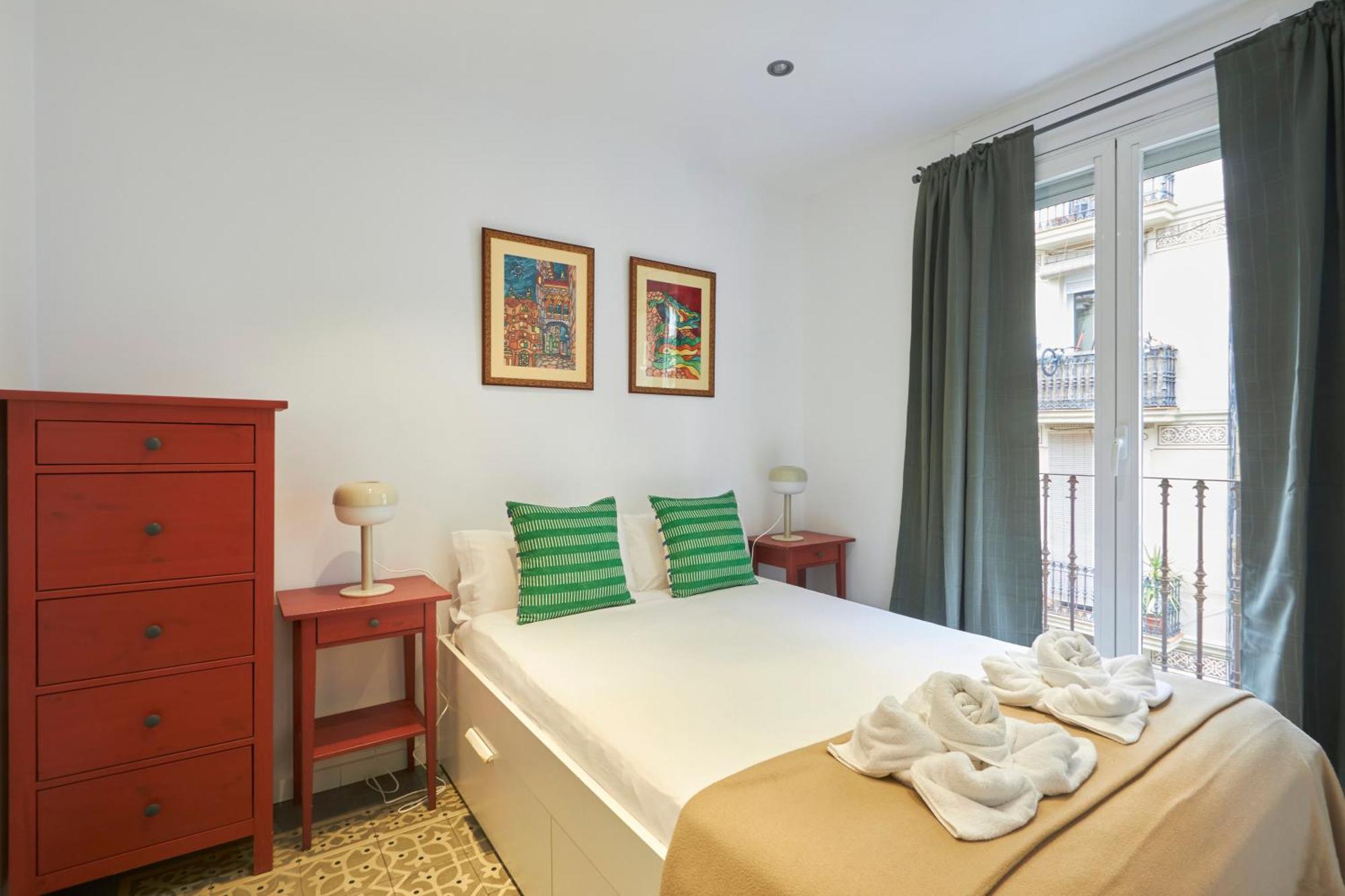 64 Apartment In A Typical Barcelona'S Old Building Zewnętrze zdjęcie